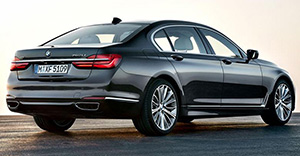 BMW 7-Series 2017 rear view