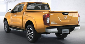 Nissan Navara 2022 rear view