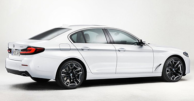 BMW 5-Series 2022 rear view