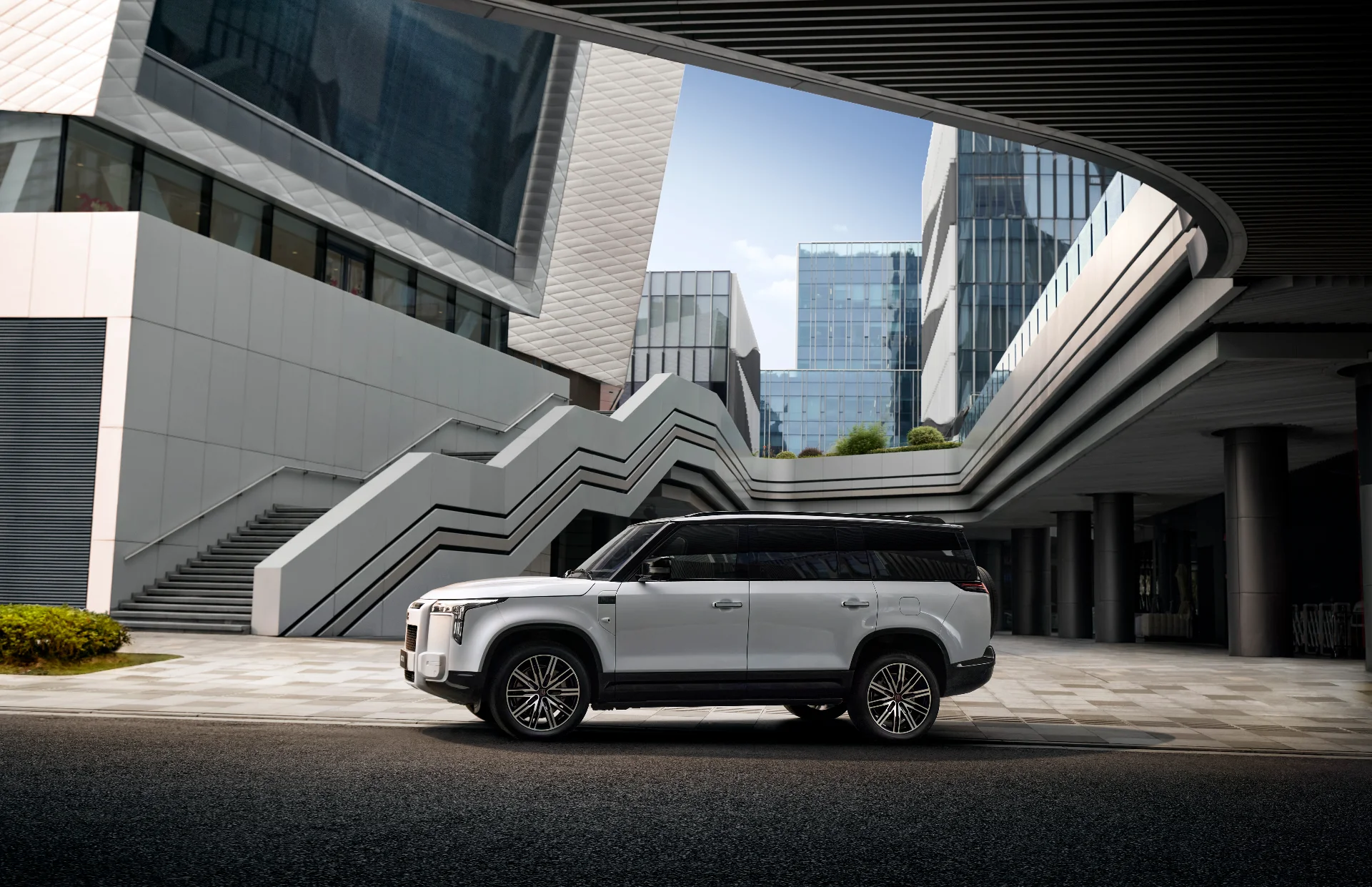 ROX Adamas 2026 - Exterior