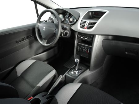 2008-peugeot-207-dubai-4.jpg