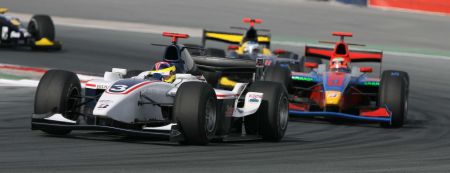 dubai-grand-racing-gp2-race.jpg