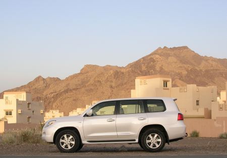 lexus-lx570-2.jpg