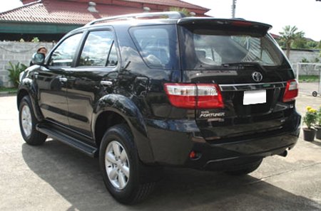 2009-toyota-fortuner-dubai-3