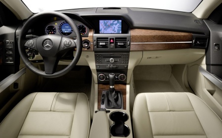 2009-mercedes-benz-glk-dubai-2