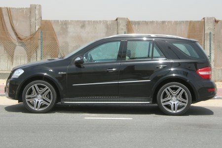 mercedes-benz-ml63-amg-dubai-2