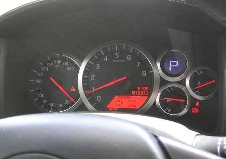 nissan-gtr-gauges