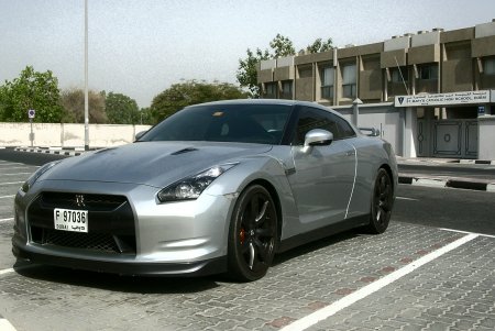 nissan-gtr-school