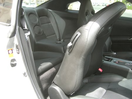 nissan-gtr-seatback