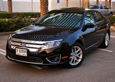 Ford Fusion 2010 investigated for pedal-jamming floor mats
