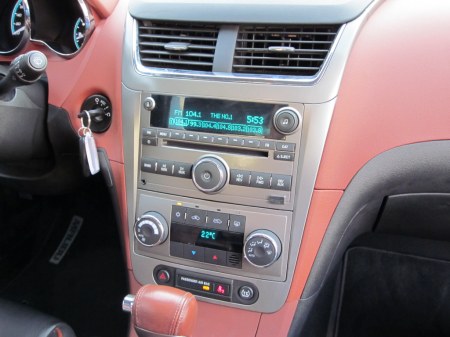 2010-chevrolet-malibu-stereo-1