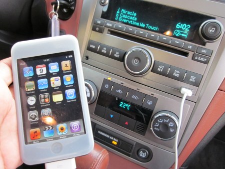 2010-chevrolet-malibu-stereo-10