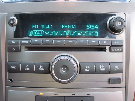2010-chevrolet-malibu-stereo-2