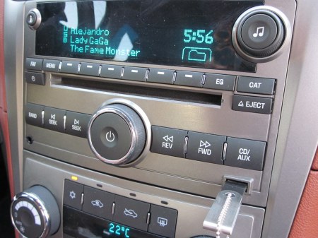 2010-chevrolet-malibu-stereo-3