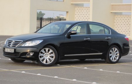 2010-hyundai-genesis-2