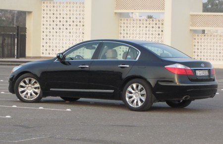 2010-hyundai-genesis-3