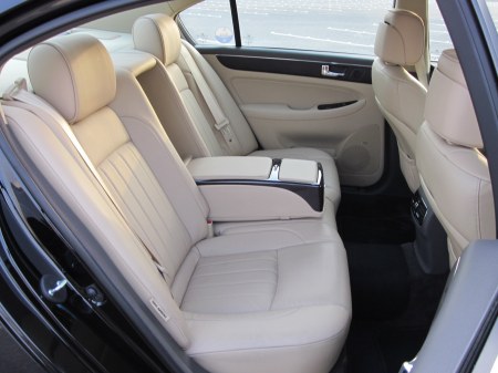 2010-hyundai-genesis-6