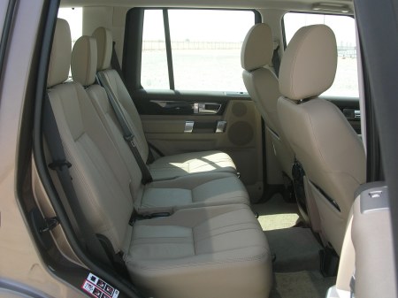 2010-land-rover-lr4-7
