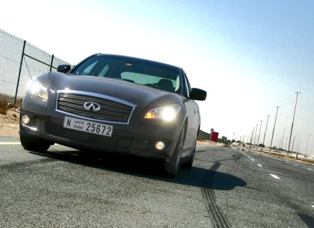 2011-infiniti-m56-dubai-9a