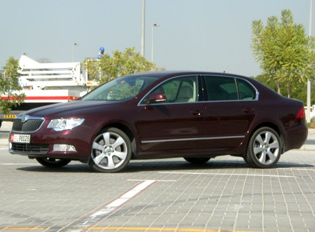 2011-skoda-superb-3