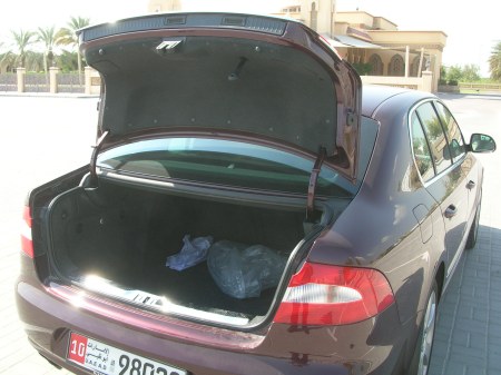 2011-skoda-superb-5