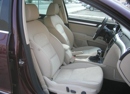 2011-skoda-superb-7