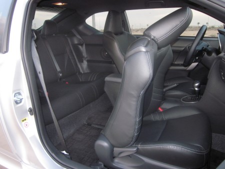 2011-toyota-zelas-dubai-4