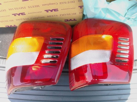 2002-jeep-grand-cherokee-taillamps