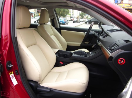 2011-Lexus-CT-200h-6