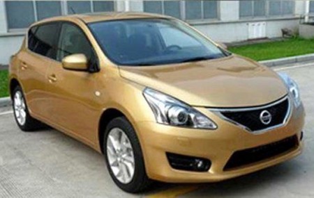 2012-nissan-tiida