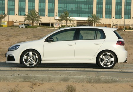 vw-golf-r-dubai-8