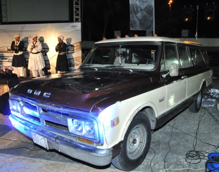 1968-gmc-suburban-saudi-arabia