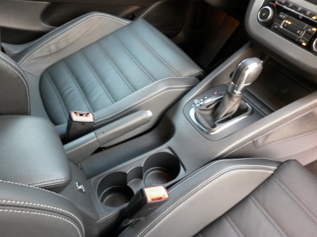 2011-vw-scirocco-dubai-5
