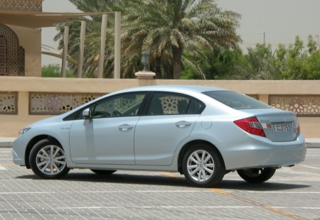2012-honda-civic-dubai-3