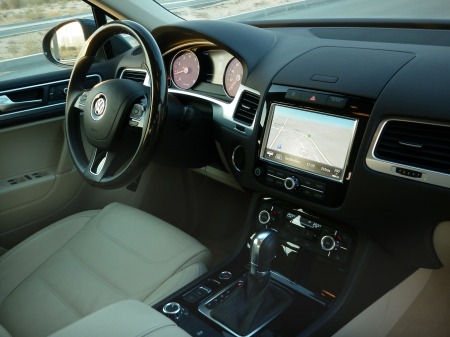 2011-vw-touareg-dubai-4