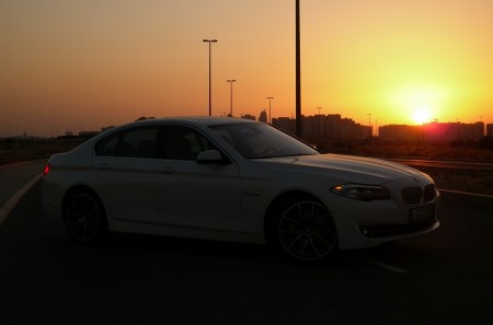 2011-bmw-550i-2