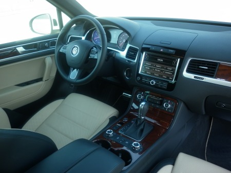 2012-vw-touareg-v8-dubai-4
