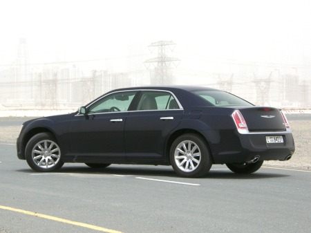 2012-chrysler-300c-3