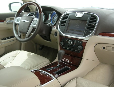 2012-chrysler-300c-4