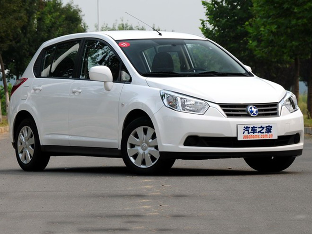 Dongfeng Venucia R50 from China based on Nissan Tiida