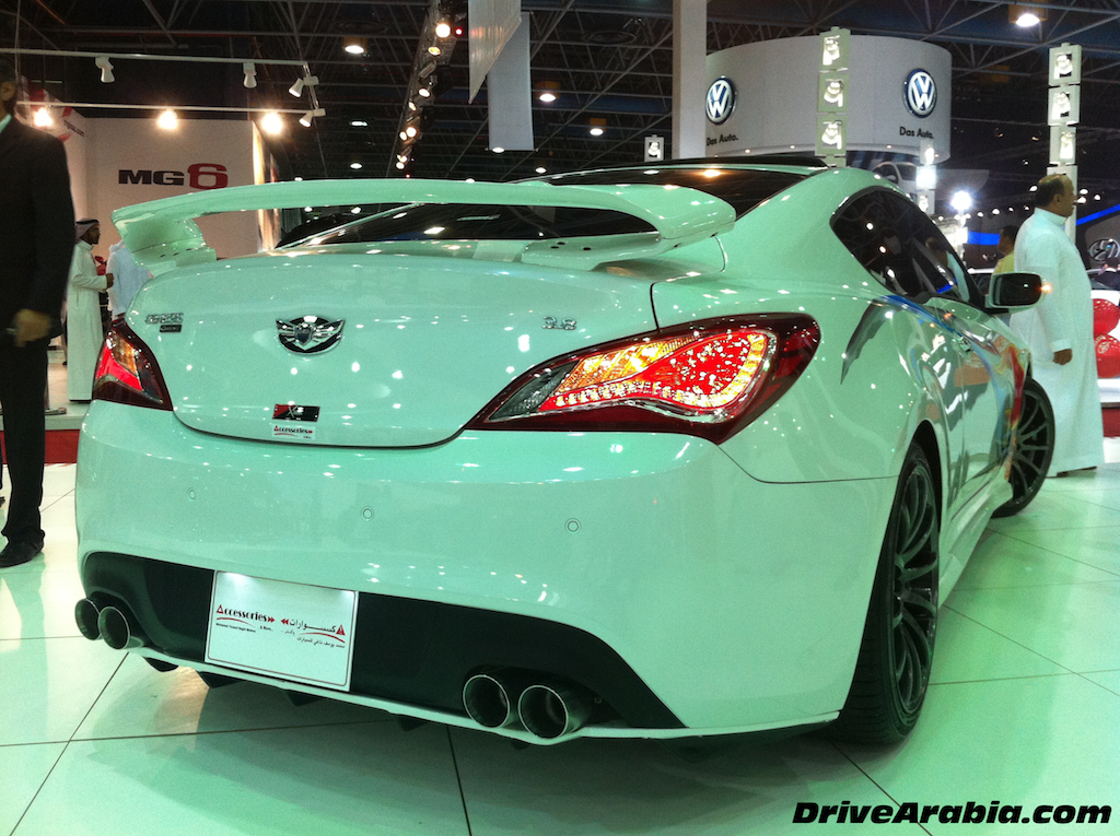 We try out EDI Platinum Driving Course with a Range Rover in Dubai (video)