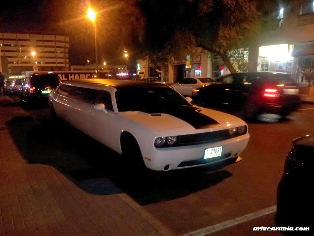 دودج تشالنجر Dodge Challenger SRT ليموزين في الإمارات!