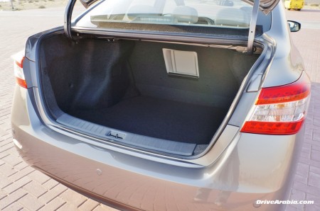 2013 Nissan Sentra in the UAE 6