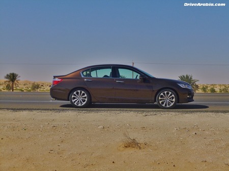 2013-Honda-Accord-in-the-UAE-17