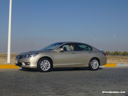 2013-Honda-Accord-in-the-UAE-5