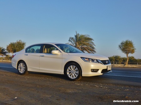 2013-Honda-Accord-in-the-UAE-8