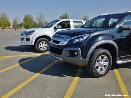 2013-Isuzu-D-Max-11