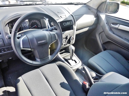 2013-Isuzu-D-Max-13