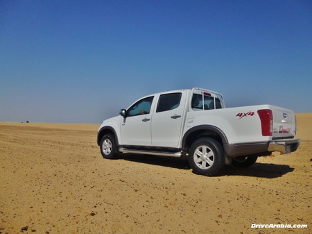 2013-Isuzu-D-Max-3