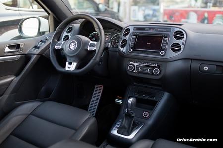 Crossover-2013-Toyota-RAV4-VW-Tiguan-Honda-CR-V-Hyundai-Santa-Fe-24